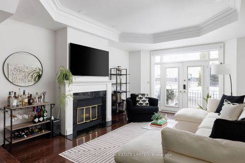 Photo 7 at 211 Walmer Road, Casa Loma, Toronto