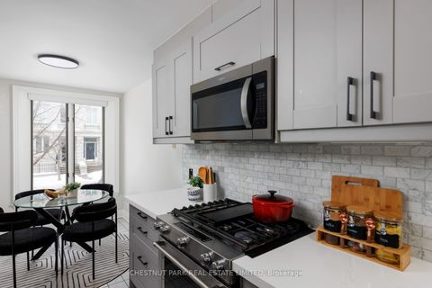 Photo 15 at 211 Walmer Road, Casa Loma, Toronto