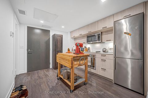 Photo 8 at 513 - 50 Mccaul Street, Chinatown, Toronto