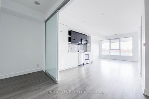 Photo 11 at 312 - 6 Parkwood Avenue, Casa Loma, Toronto