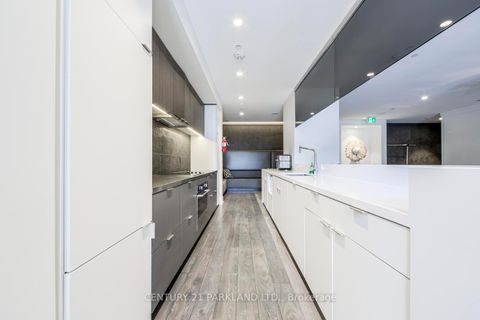 Photo 12 at 312 - 6 Parkwood Avenue, Casa Loma, Toronto