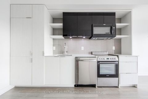 Photo 15 at 312 - 6 Parkwood Avenue, Casa Loma, Toronto