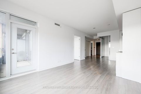 Photo 19 at 312 - 6 Parkwood Avenue, Casa Loma, Toronto