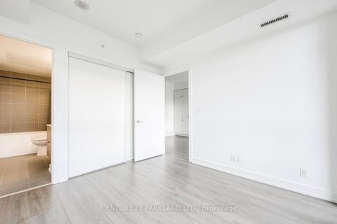 Photo 23 at 312 - 6 Parkwood Avenue, Casa Loma, Toronto