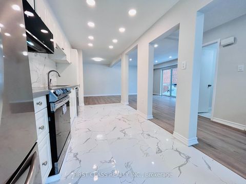 Photo 7 at 32 Scenic Mill Way, Windfields, Toronto