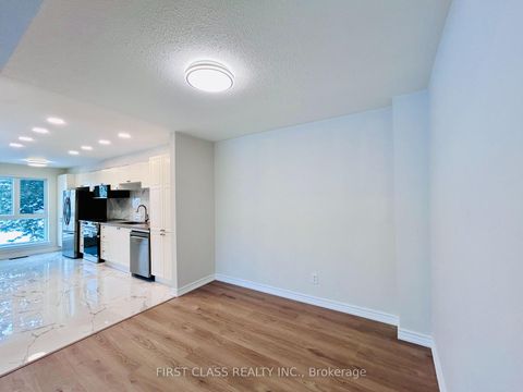 Photo 9 at 32 Scenic Mill Way, Windfields, Toronto