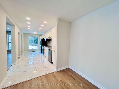 Photo 11 at 32 Scenic Mill Way, Windfields, Toronto