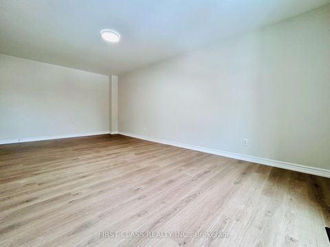 Photo 17 at 32 Scenic Mill Way, Windfields, Toronto