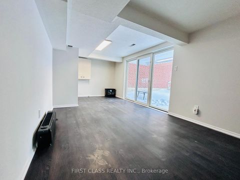 Photo 24 at 32 Scenic Mill Way, Windfields, Toronto