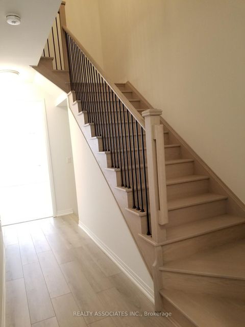 Photo 2 at 71 Schmeltzer Crescent, Rural Richmond Hill, Richmond Hill