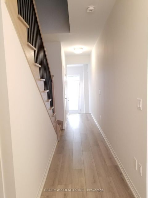 Photo 3 at 71 Schmeltzer Crescent, Rural Richmond Hill, Richmond Hill