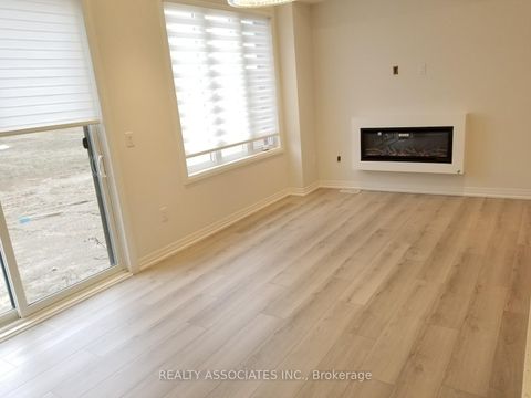 Photo 8 at 71 Schmeltzer Crescent, Rural Richmond Hill, Richmond Hill