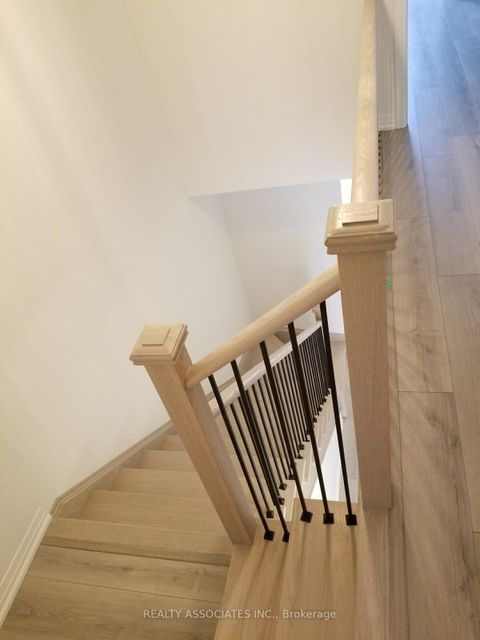 Photo 10 at 71 Schmeltzer Crescent, Rural Richmond Hill, Richmond Hill