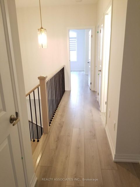 Photo 11 at 71 Schmeltzer Crescent, Rural Richmond Hill, Richmond Hill