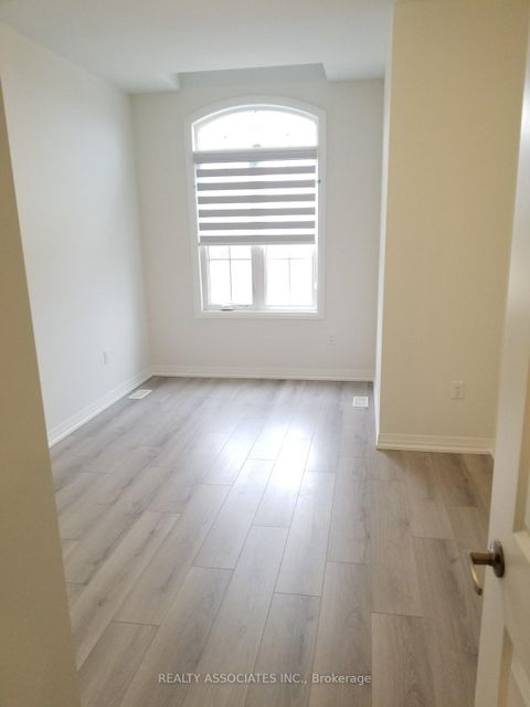 Photo 19 at 71 Schmeltzer Crescent, Rural Richmond Hill, Richmond Hill