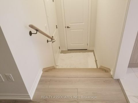 Photo 20 at 71 Schmeltzer Crescent, Rural Richmond Hill, Richmond Hill