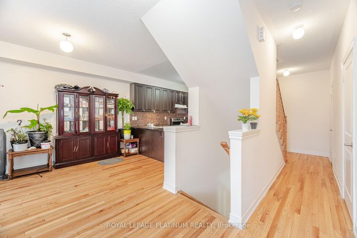 Photo 6 at 20 Haymarket Drive, Northwest Brampton, Brampton