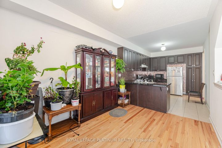 Photo 12 at 20 Haymarket Drive, Northwest Brampton, Brampton