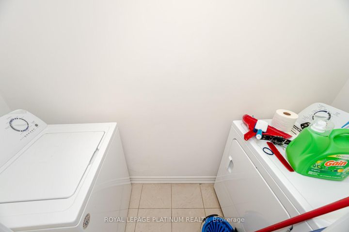 Photo 19 at 20 Haymarket Drive, Northwest Brampton, Brampton