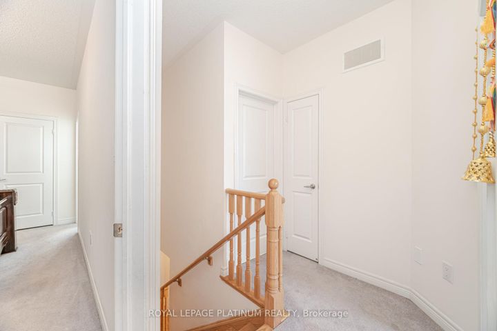 Photo 23 at 20 Haymarket Drive, Northwest Brampton, Brampton