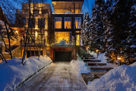 Photo 0 at 20A Woodlawn Avenue W, St. Clair, Toronto