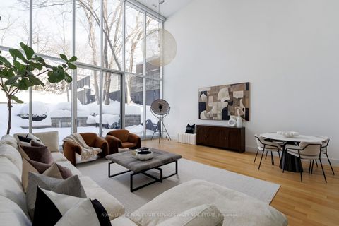 Photo 4 at 20A Woodlawn Avenue W, St. Clair, Toronto