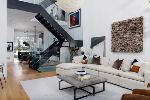 Photo 7 at 20A Woodlawn Avenue W, St. Clair, Toronto