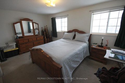 Photo 11 at 157 Nathan Crescent, Painswick South, Barrie