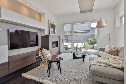 Photo 7 at 207 Claremont Street, Bellwoods, Toronto