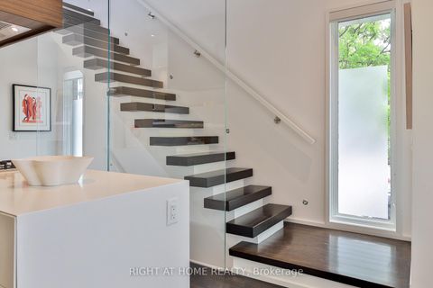 Photo 10 at 207 Claremont Street, Bellwoods, Toronto