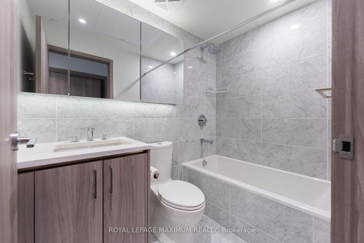 Photo 10 at 502 - 95 McMahon Drive, Bayview Village, Toronto