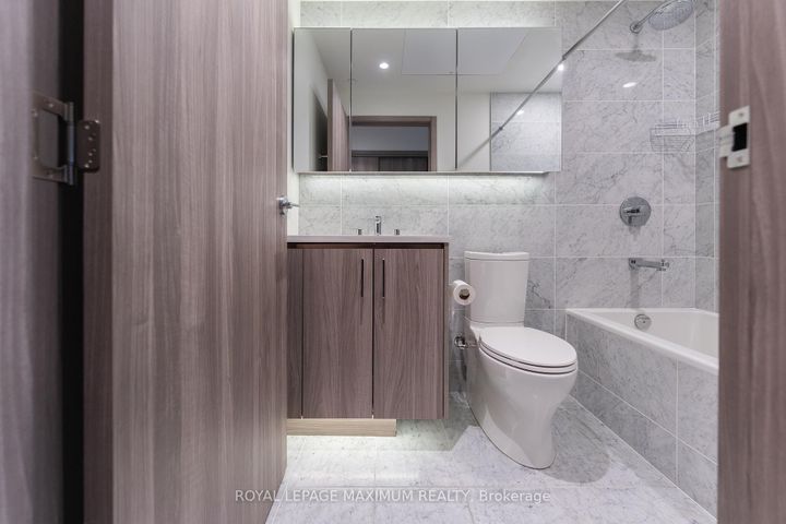 Photo 11 at 502 - 95 McMahon Drive, Bayview Village, Toronto