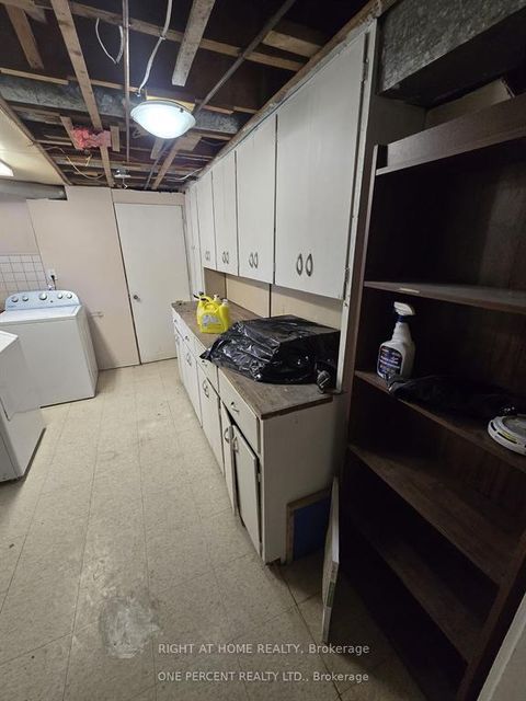 Photo 2 at 70 Bunnell Crescent, CFB, Toronto