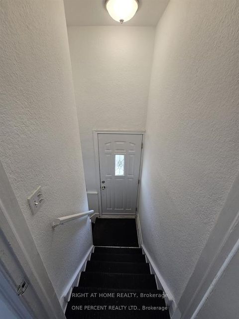 Photo 9 at 70 Bunnell Crescent, CFB, Toronto