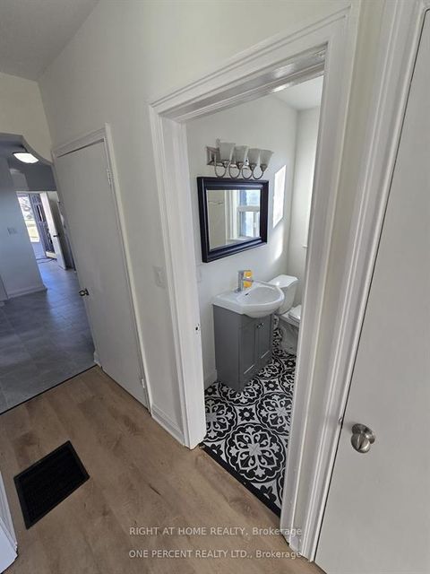 Photo 11 at 70 Bunnell Crescent, CFB, Toronto