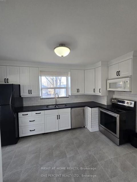 Photo 13 at 70 Bunnell Crescent, CFB, Toronto