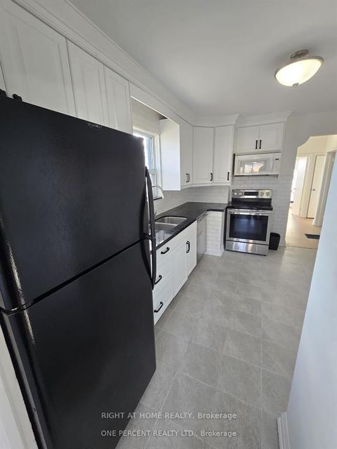 Photo 15 at 70 Bunnell Crescent, CFB, Toronto