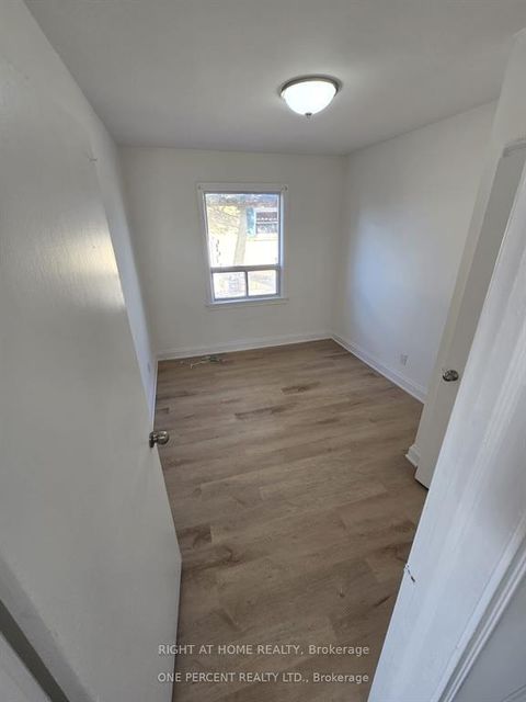 Photo 20 at 70 Bunnell Crescent, CFB, Toronto