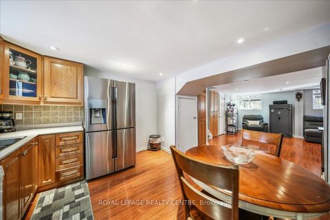 Photo 34 at 21 Pylon Place, Old Rexdale, Toronto