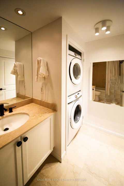 Photo 17 at 516 - 628 Fleet Street, Niagara, Toronto