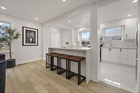 Photo 16 at 195 Phyllis Avenue, Cliffcrest, Toronto