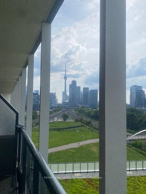 Photo 2 at 701 - 30 Ordnance Street E, Niagara, Toronto