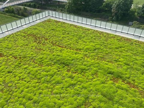 Photo 4 at 701 - 30 Ordnance Street E, Niagara, Toronto