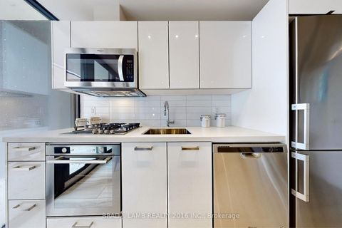 Photo 8 at 202 - 458 Richmond Street W, Waterfront Communities C1, Toronto