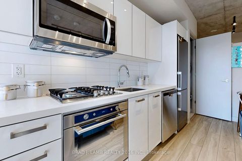 Photo 9 at 202 - 458 Richmond Street W, Waterfront Communities C1, Toronto