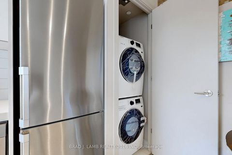 Photo 16 at 202 - 458 Richmond Street W, Waterfront Communities C1, Toronto