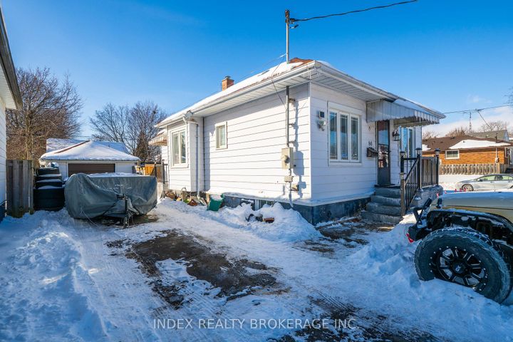 Photo 2 at 86 Gibbons Street, McLaughlin, Oshawa