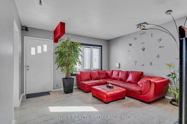 Photo 4 at 86 Gibbons Street, McLaughlin, Oshawa