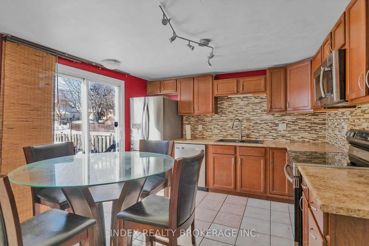 Photo 7 at 86 Gibbons Street, McLaughlin, Oshawa