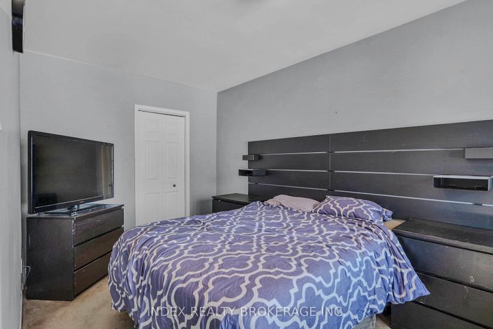 Photo 10 at 86 Gibbons Street, McLaughlin, Oshawa